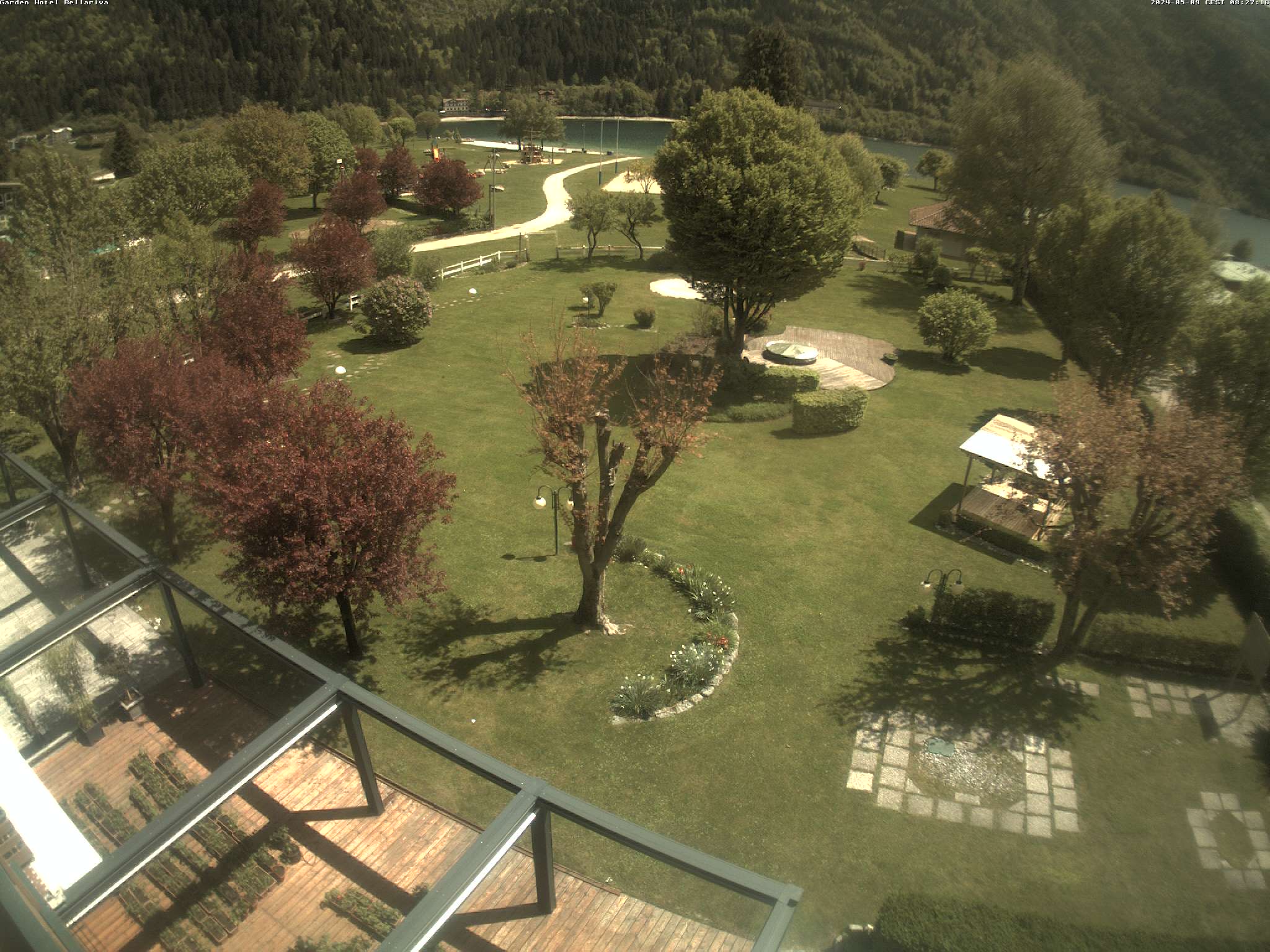 Immagine live webcam Il giardino di casa